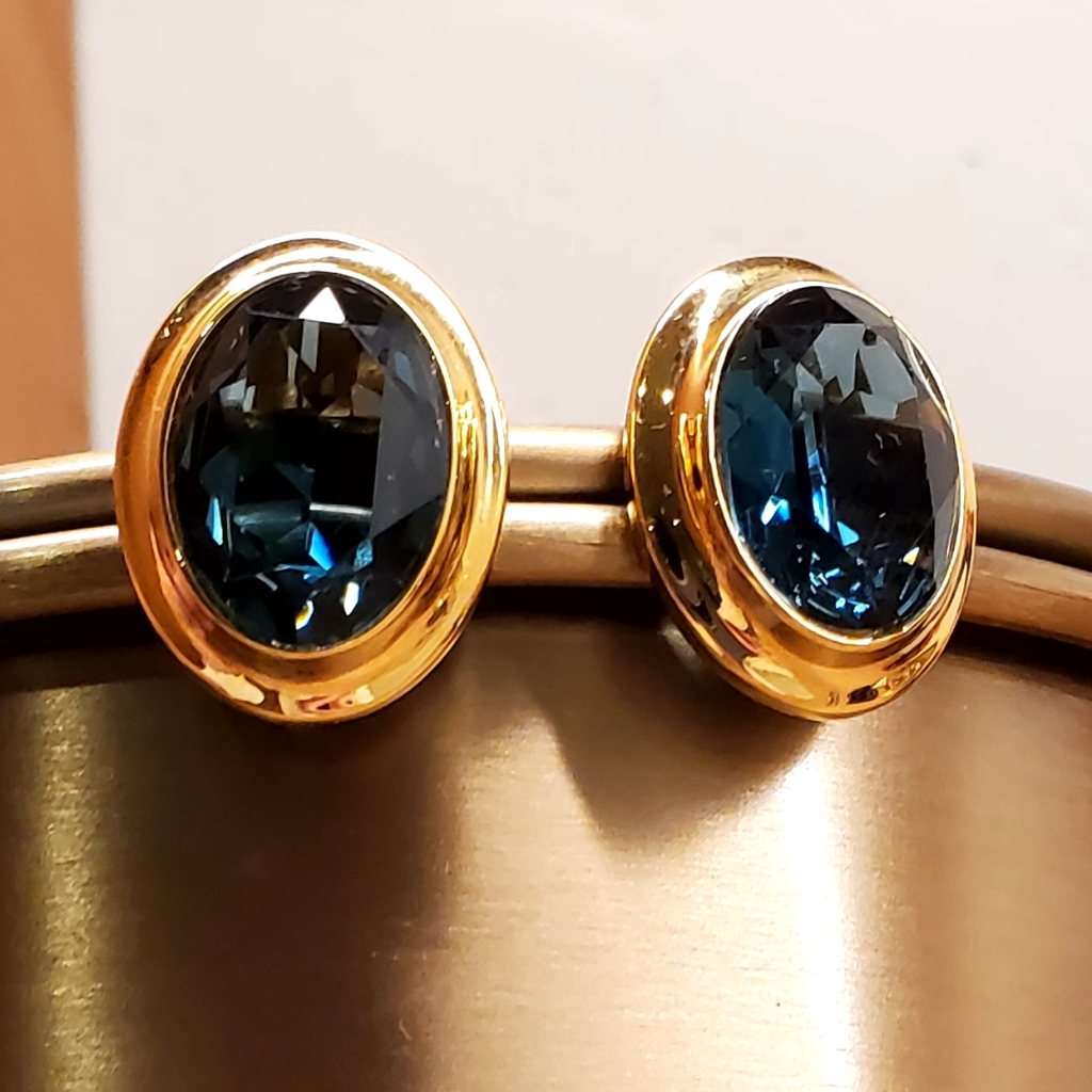 Vtg. D'orlan Gold Oval Sapphire Faceted Glass Stone Clip-On Earrings, Signed Euc
